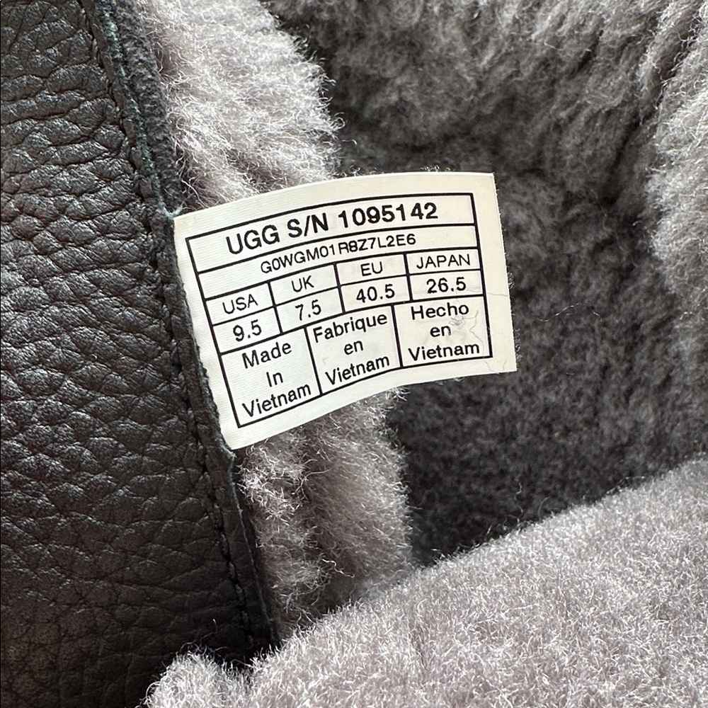 UGG - Adirondack Boot Tall III - 1095142 - Picture 8 of 15
